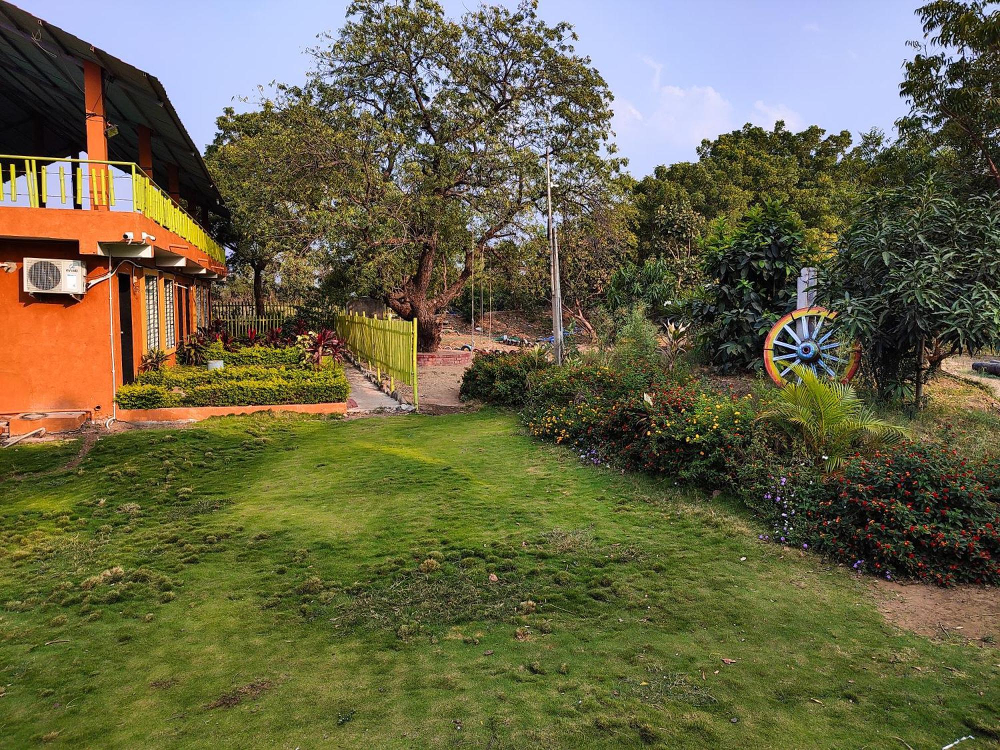 Van Vagdo Resort Rajpipla Zewnętrze zdjęcie