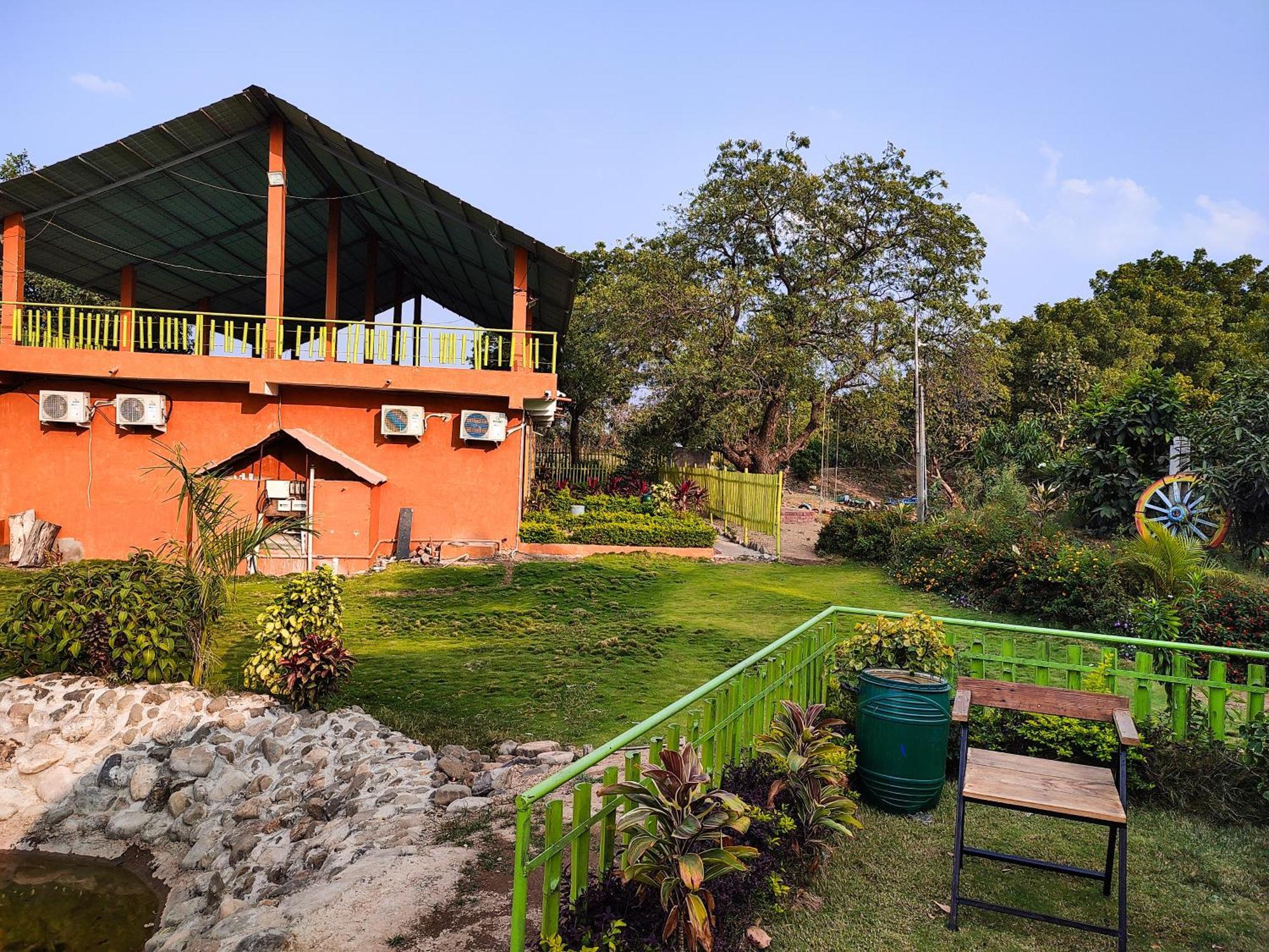 Van Vagdo Resort Rajpipla Zewnętrze zdjęcie